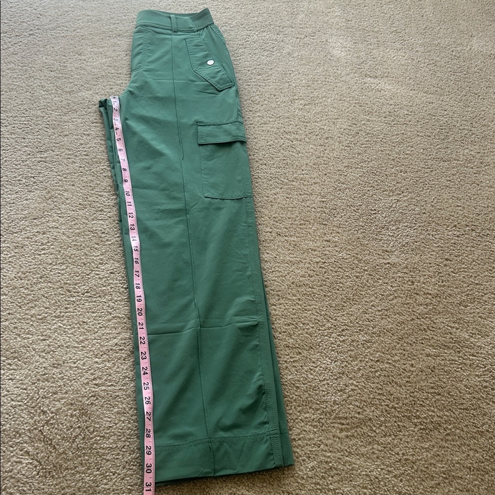 Athleta wide leg cargo pants. Size 2. EUC worn twice - Picture 5 of 9